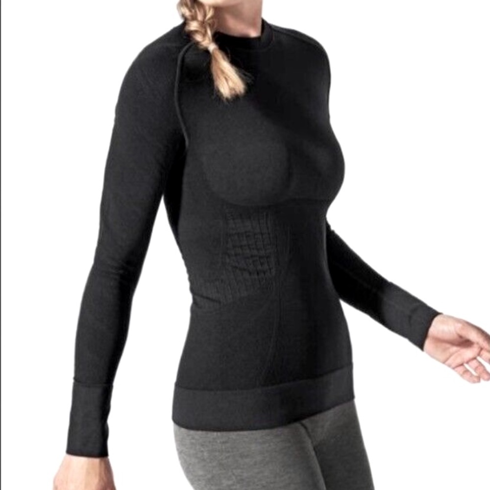 BLANQI Contour SportSupport Base Layer Long Sleeve Top in Black, Size Medium